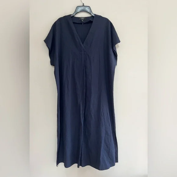 Banana Republic Linen Blend Kaftan Midi Dress in Preppy Navy Blue, size M - www.disolcolor.com Banana Republic Linen Blend Kaftan Midi Dress in Preppy Navy Blue, size M - www.disolcolor.com